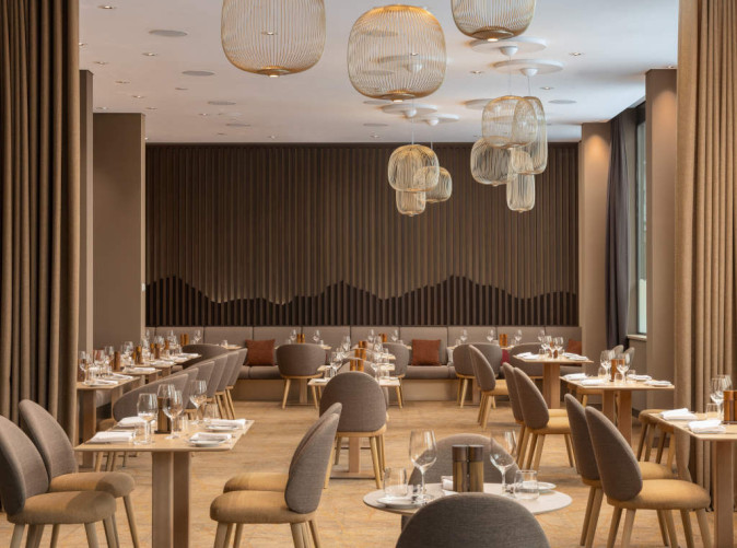 0032_Hilton Davos_Schoene Aussichten Touristik_HGI Davos_Restaurant 2